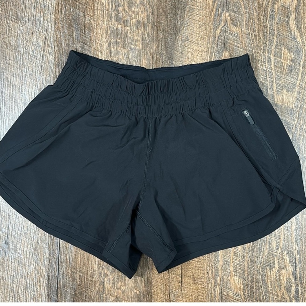 Lululemon black shorts 8